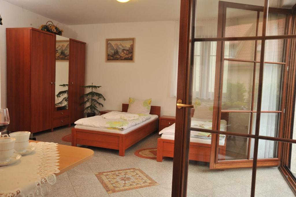 Pensjonacik Graven Apartment Ниджица Стая снимка