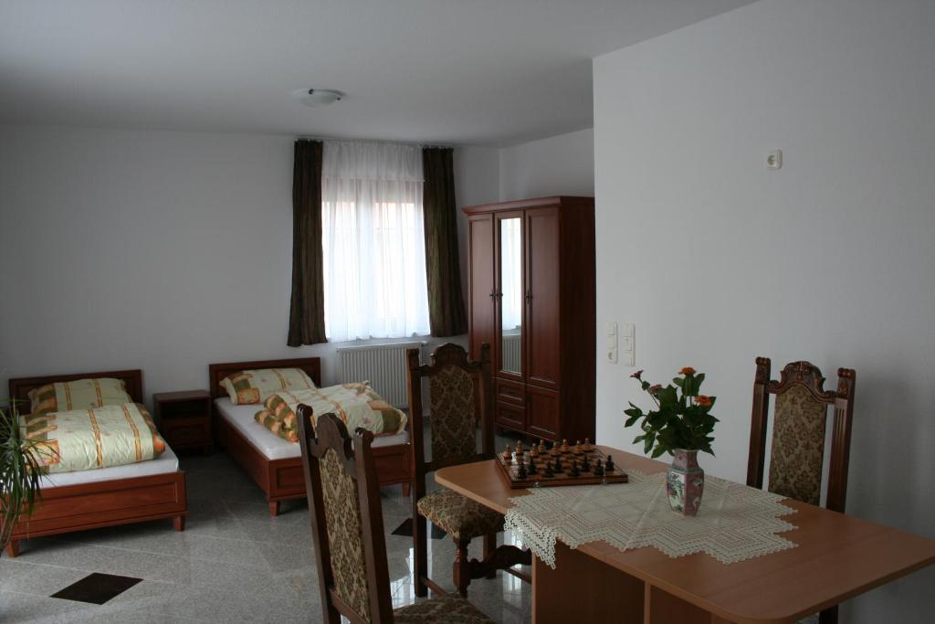 Pensjonacik Graven Apartment Ниджица Стая снимка