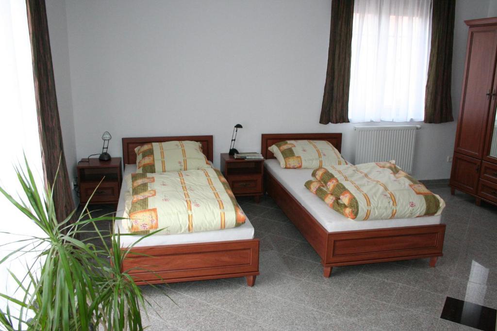 Pensjonacik Graven Apartment Ниджица Стая снимка
